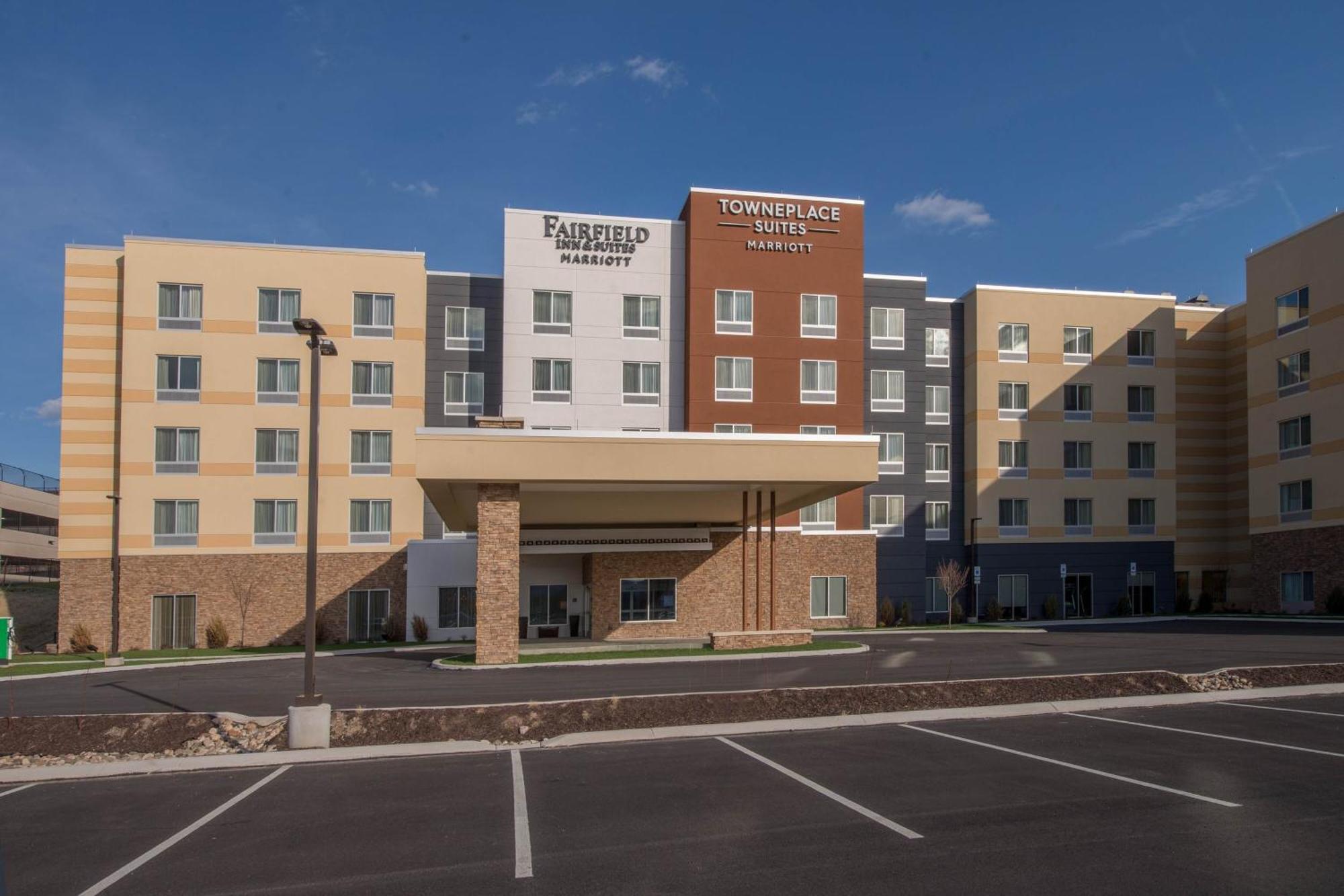 Towneplace Suites By Marriott אלטונה מראה חיצוני תמונה